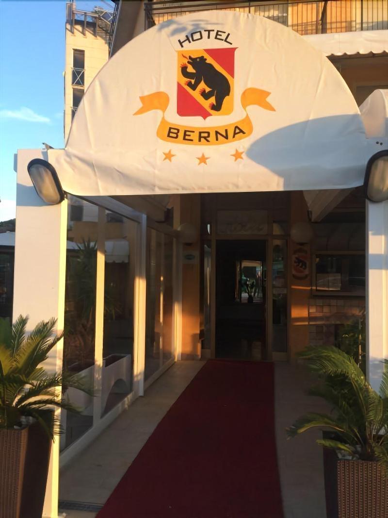 Hotel Berna เอราเกลอามาเร ภายนอก รูปภาพ